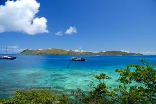挥扫帚的手拿起了笔，55岁环卫工8年写下600多首“打油诗”