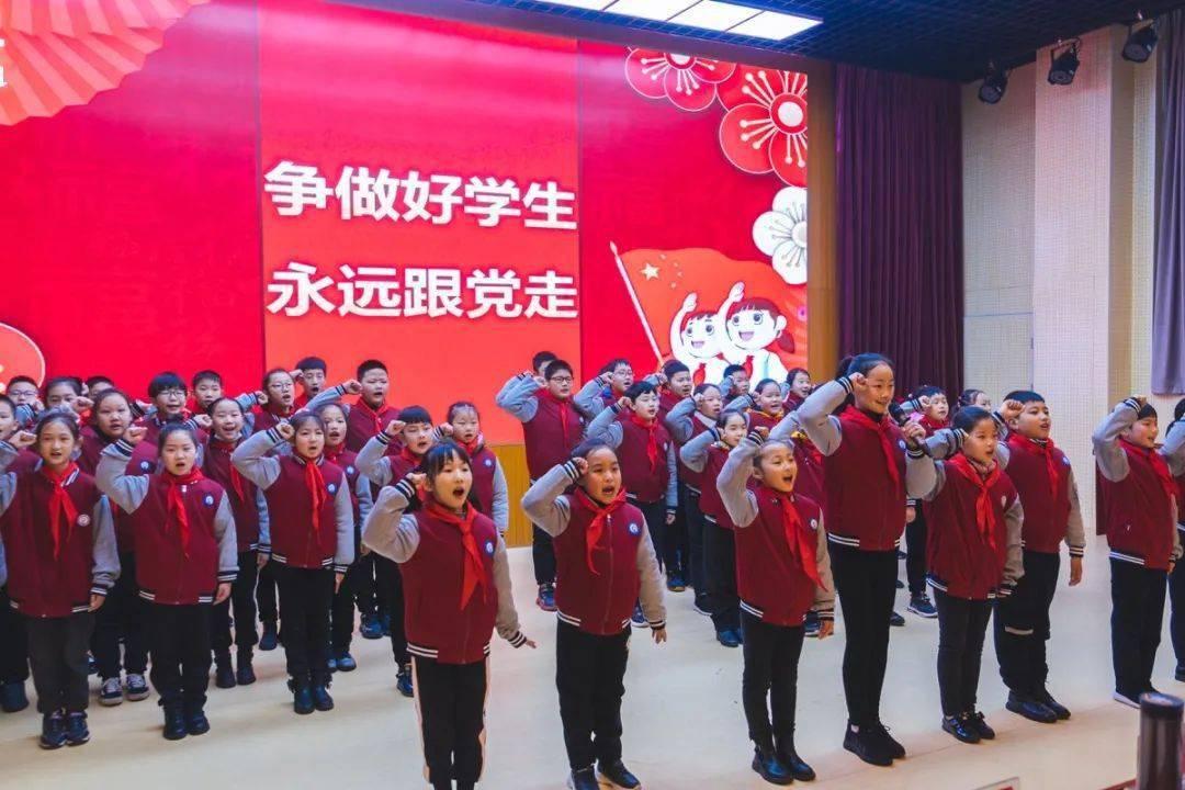 在00后甚至之后几代人，过年走亲戚的现象会不会消失？游戏画面